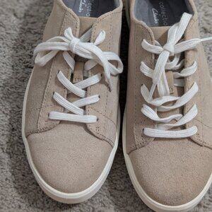 Clark "Cushion Feel" Collection -Suede tennis shoe